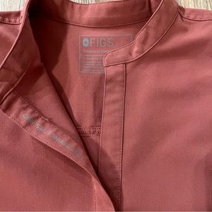 FIGs Womens Jogger Set Color Dark Cherry